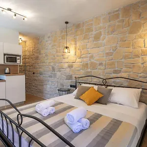  Apartman Teona Luxury With Jacuzzi And Garden View
