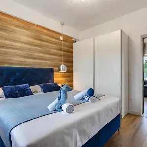 Teona Luxury With Terrace Sali